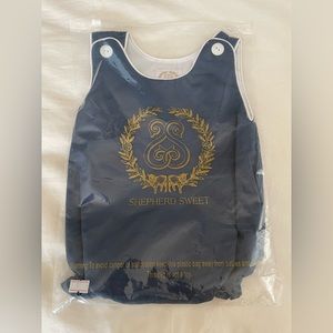 12m Shephard Sweet dark blue blank bubble with white piping.